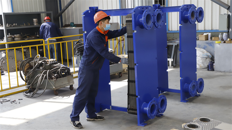 板式換熱器內(nèi)部各種雜質(zhì)的清洗方法 板式換熱器內(nèi)部各種雜質(zhì)的清洗方法